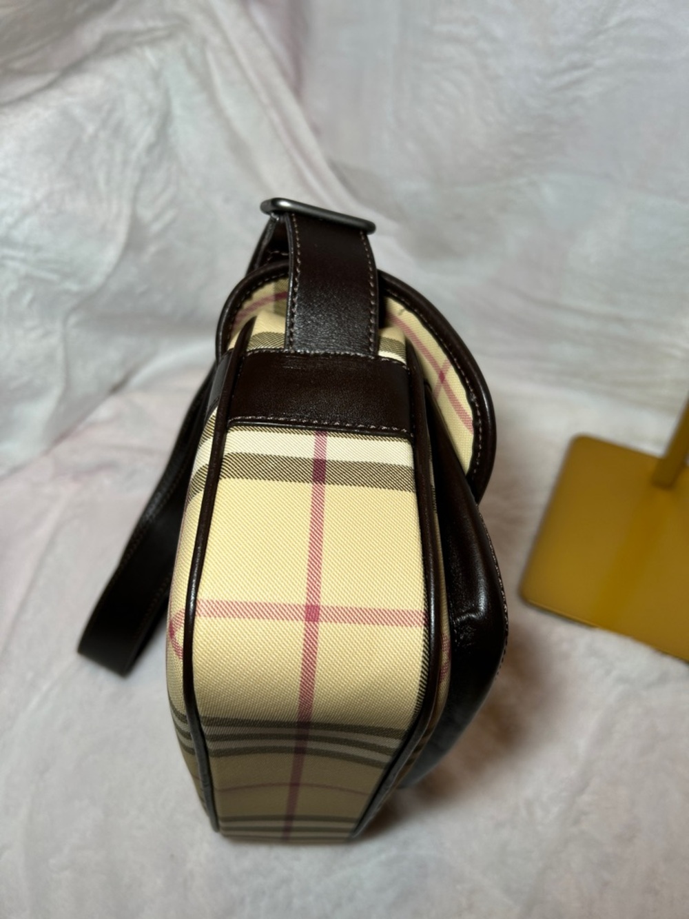 399. Burberry Beige Nova Check Crossbody w/coa - Picture 4 of 11